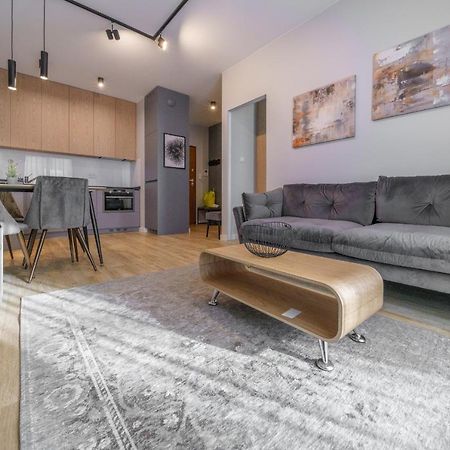 Bright And Charming- Golden Apartments- City Center&S18 วอร์ซอ ภายนอก รูปภาพ