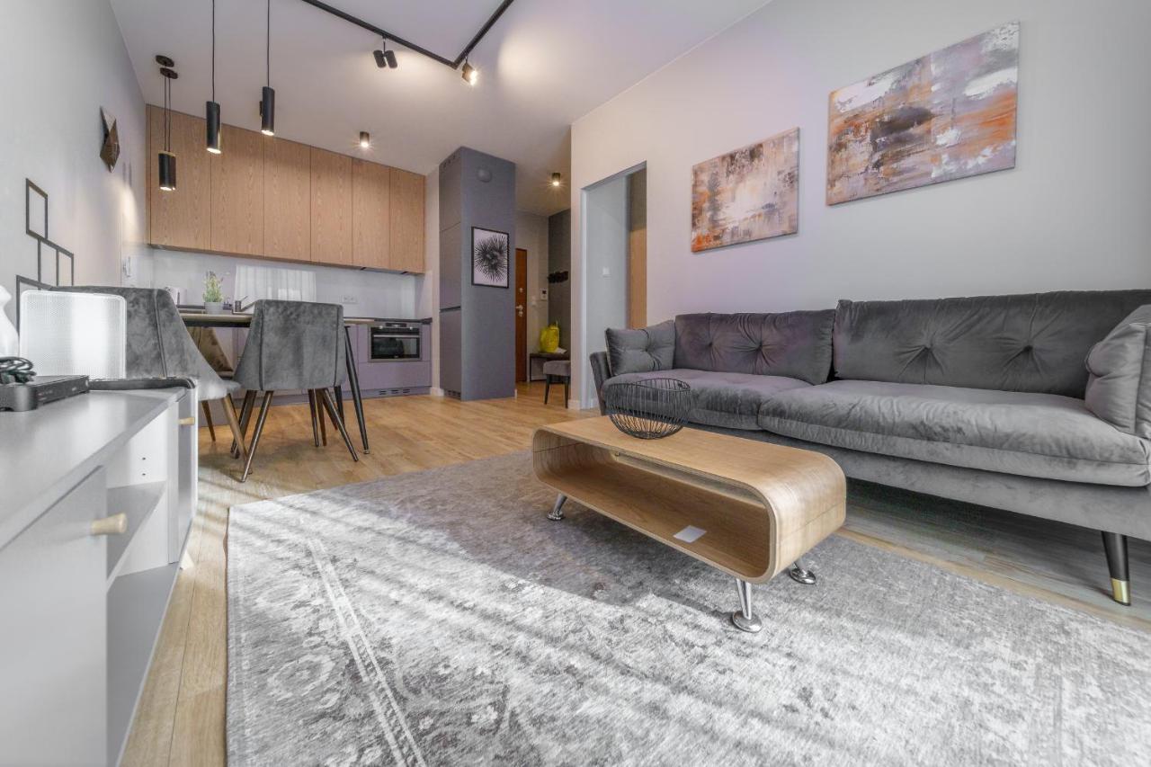 Bright And Charming- Golden Apartments- City Center&S18 วอร์ซอ ภายนอก รูปภาพ