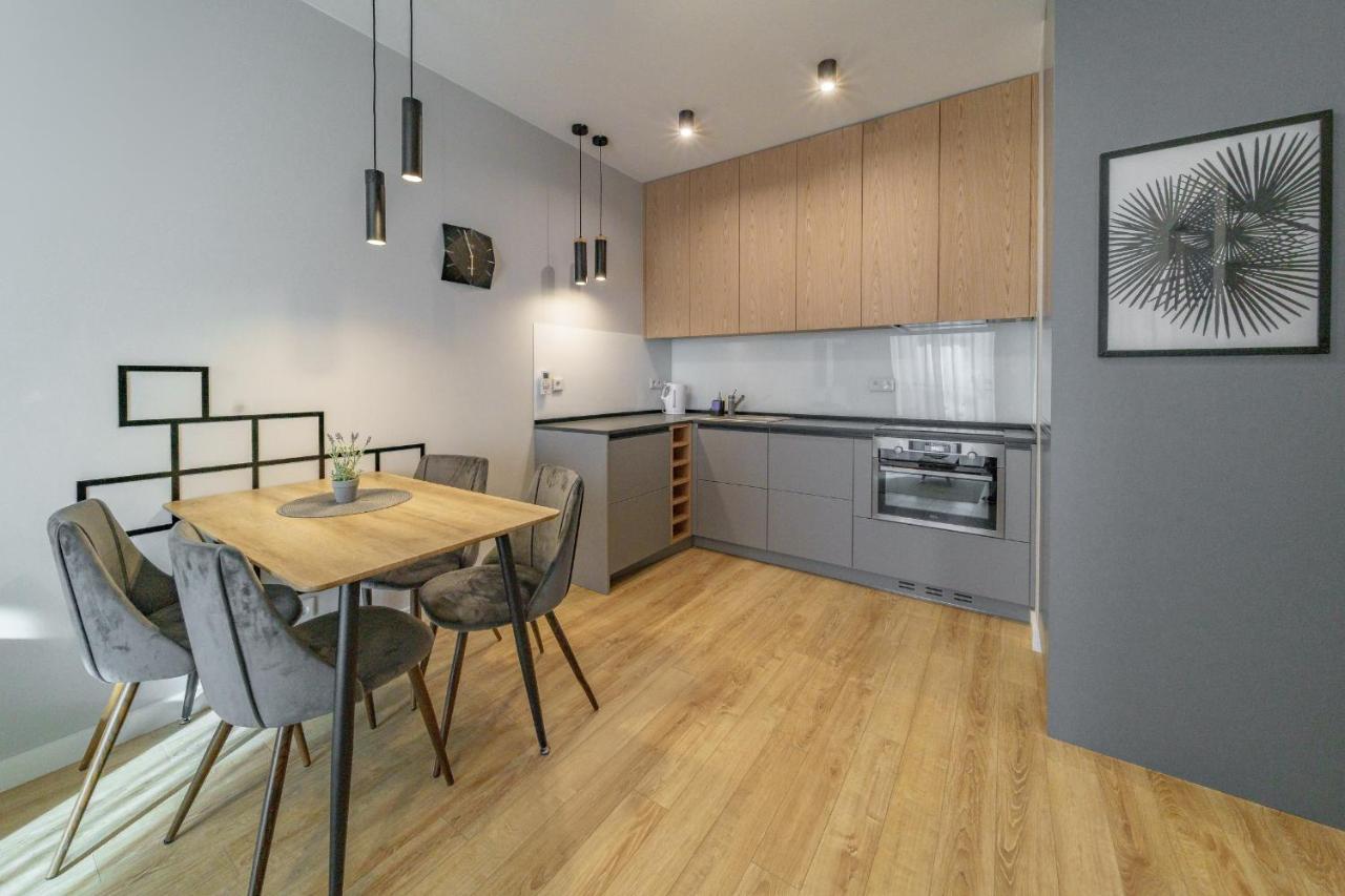 Bright And Charming- Golden Apartments- City Center&S18 วอร์ซอ ภายนอก รูปภาพ
